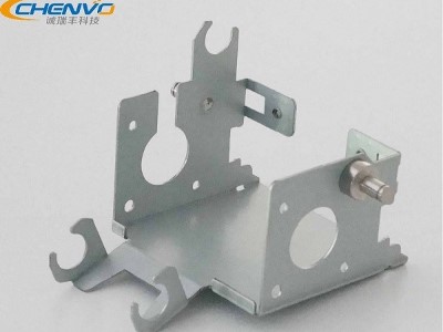 精密沖壓件廠，輥式?jīng)_床送料機(jī)-10萬(wàn)㎡生產(chǎn)面積[誠(chéng)瑞豐]